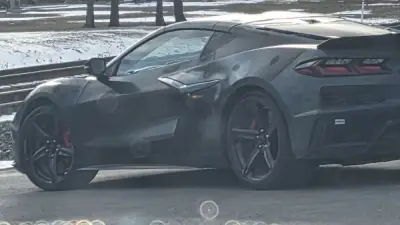 تسريب صور كورفيت C8 الجديدة بهيكل عريض يثير التكهنات حول إحياء اسم جراند سبورت