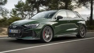 أودي تكشف عن RS3 Competition Limited: 750 سيارة فقط عالميًا بمناسبة مرور 50 عامًا على محرك الخمس أسطوانات