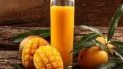 تفسير رؤيا عصير المانجو في المنام: دلالات مالية وصحية ونفسية عميقة