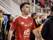 زيزو يعبر عن غضبه من الاستبدال في مباراة المقاولون العرب