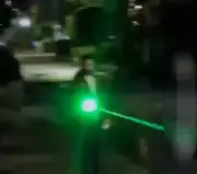 القبض على شخص لمضايقته فتاة بشعاع ليزر في الإسكندرية