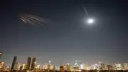إسرائيل تعلن عن إطلاق صواريخ من إيران وتعمل على اعتراضها مع غارات على بيروت