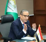 محافظ الجيزة يشن جولة ليلية مفاجئة للتحقق من نظافة الشوارع والإشغالات