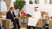 وزير الخارجية المصري يلتقي نظيره القطري لبحث جهود خفض التصعيد العسكري في المنطقة