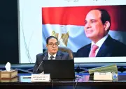 رئيس جامعة القاهرة يهنئ فريق قصر العيني بنجاح عملية استئصال ورم نادر من قلب مريض