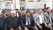 محافظ البحر الأحمر يؤدي صلاة العيد وسط حشود غفيرة في مسجد الميناء بالغردقة