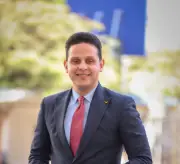 خارج السيناريو: انكسار أوهام هوليوود في أزمة مضيق هرمز