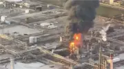 انفجار هائل في مصفاة نفط تكساسية يثير مخاوف عالمية بشأن إمدادات الوقود