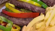 برجر الفرن: وصفة منزلية شهية بتكلفة أقل من المطاعم