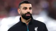 كواليس الاتفاق السري: صلاح علم برحيله من ليفربول قبل أسبوع من الإعلان