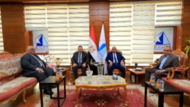 محافظ دمياط يشارك في مناقشة رسالة ماجستير حول معالجة مياه الصرف الصحي بجامعة كفر الشيخ