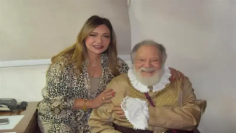 ليلى علوي تشيد بمسرحية الملك لير وتصفها بالفن الحقيقي