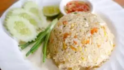 تحويل الأرز العادي لوجبة فخمة في 10 دقائق بطريقة سهلة