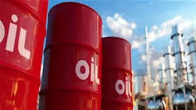 أسعار النفط تشهد انهياراً حاداً: خام برنت يهبط 10.65% وخام تكساس يتراجع 12.40%