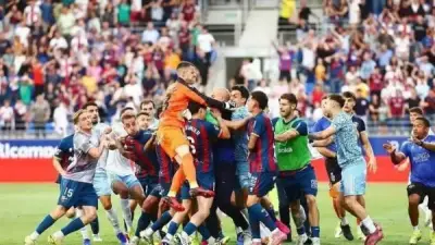 إيقاف حارس سرقسطة 13 مباراة بعد اعتداء وشجار جماعي