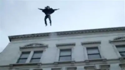 مصرع سيدة إثر سقوطها من الطابق 15 بالإسكندرية وانفصال رأسها عن جسدها