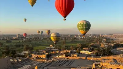 أكثر من 1650 سائحًا يحلقون في سماء الأقصر في 65 رحلة بالون طائر