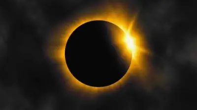 الشمس تختفي جزئياً وكلياً: كسوف أغسطس 2026 يثير حماسة العلماء والمهتمين