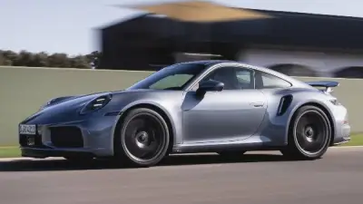 تراجع مبيعات بورش العالمية في 2026.. و911 تثبت تفوقها في السوق الصعبة