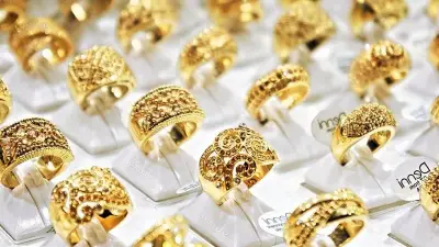 تراجع جديد يضرب سعر الذهب في مصر.. عيار 21 يخسر 500 جنيه من القمة