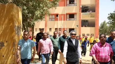 محافظ الوادي الجديد تتفقد مدرسة 25 يناير لمتابعة انتظام العملية التعليمية