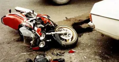 إصابة 3 أشخاص في تصادم دراجتين ناريتين بقرية المحروسة في قنا