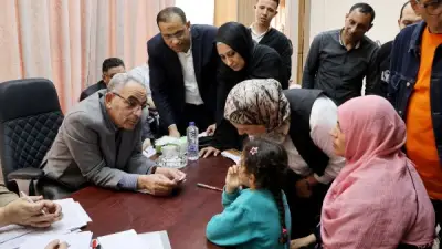 محافظ الإسماعيلية يستقبل 320 مواطنًا في لقاء جماهيري لمعالجة شكاوى وطلبات الأهالي