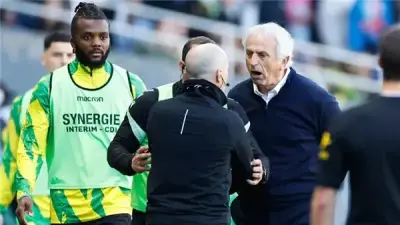 رابطة الدوري الفرنسي توقف مدرب نانت البوسني وحيد خليلودزيتش 4 مباريات بعد هجومه على الحكام