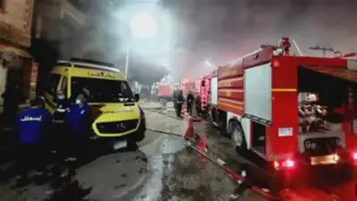 السيطرة على حريق 4 محال تجارية في إمبابة دون إصابات