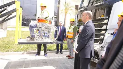 وزير العمل يطلق 4 وحدات تدريب متنقلة جديدة لتأهيل الشباب وذوي الهمم