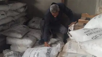 ضبط 4 أطنان ذرة صفراء وأرز مجروش و27 شيكارة مقرمشات مجهولة المصدر بالغربية