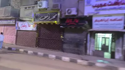 أسيوط تشدد الرقابة: تحرير وتشميع 41 منشأة مخالفة لمواعيد الغلق في حملات موسعة