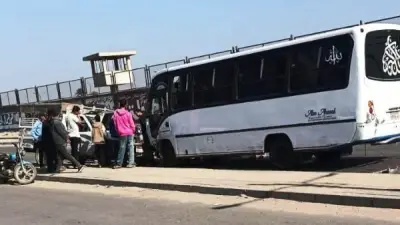 حادث تصادم بالخانكة يُسفر عن إصابة 5 أشخاص بعد اصطدام ميني باص بسيارة نقل تسير عكس الاتجاه