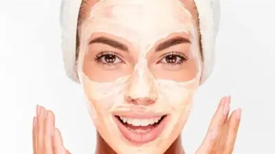 ماسكات سريعة للعناية ببشرتك في 5 دقائق لفتيات الجامعة أثناء الامتحانات