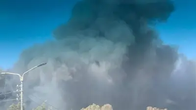 نيابة الزيتون تأمر بإخلاء عقار بعد حريق مصنع الملابس يسفر عن 7 قتلى و3 مصابين