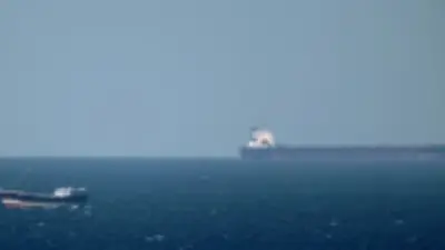 بيانات ملاحية: 71% من السفن العابرة لمضيق هرمز مرتبطة بإيران أو أسطول الظل