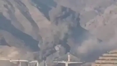 هجوم أمريكي على أكبر جسر في إيران يخلف 8 قتلى و95 مصاباً ويُدمر مشروعاً حيوياً