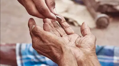 حبس 9 أشخاص لاستغلال الأطفال في التسول بالجيزة بعد ضبط 12 حدثاً