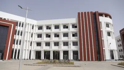 وزير الصحة يتفقد مجمع المعامل المركزية ببدر ومستشفى العبور: إنجاز 90% و99% على التوالي