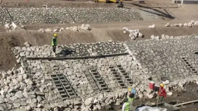 وزير الري يتابع الترتيبات النهائية لتشغيل قناطر ديروط الجديدة بنسبة تنفيذ 98%