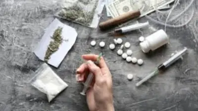 القومي للبحوث: مخدر A4 حشيش صناعي يدمر المخ مباشرة ويُستخدم في السجون