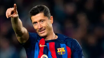 برشلونة أمام مفترق طرق: هالاند أم كين أم ألفاريز لقيادة الهجوم بعد ليفاندوفسكي