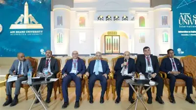 خبراء الآثار يناقشون التنمية الثقافية في السياحة البينية الرقمية بمؤتمر عين شمس