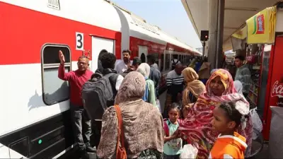 كامل الوزير يتفقد حركة السكك الحديدية مع تراجع ملحوظ في تأخيرات القطارات