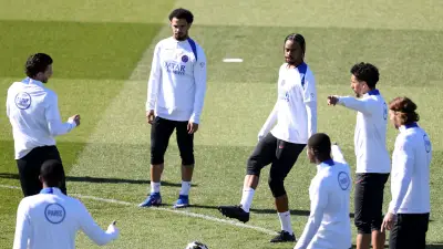 باريس سان جيرمان يعرض نجمه باركولا على برشلونة.. والعائق المالي يهدد الصفقة