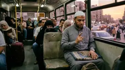 دار الإفتاء توضح حكم الصلاة داخل المواصلات وشروط جمع الصلوات للمسافرين