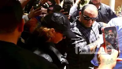 الصور الأولى من جنازة والد منة شلبي بحضور نجوم الفن والمشاهير