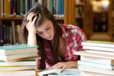 أطعمة ومشروبات أساسية لتعزيز التركيز والذاكرة أثناء المذاكرة