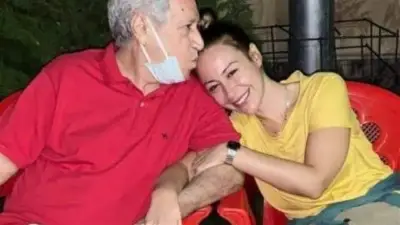 تشييع والد الفنانة منة شلبي من مسجد الفاروق بالمعادي بحضور نجوم الفن والإعلام