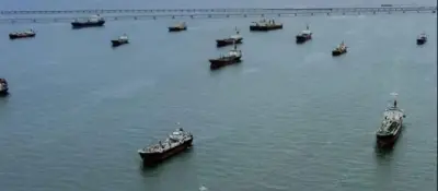 بيانات تتبع السفن: حركة الشحن عبر مضيق هرمز متوقفة تماماً اليوم